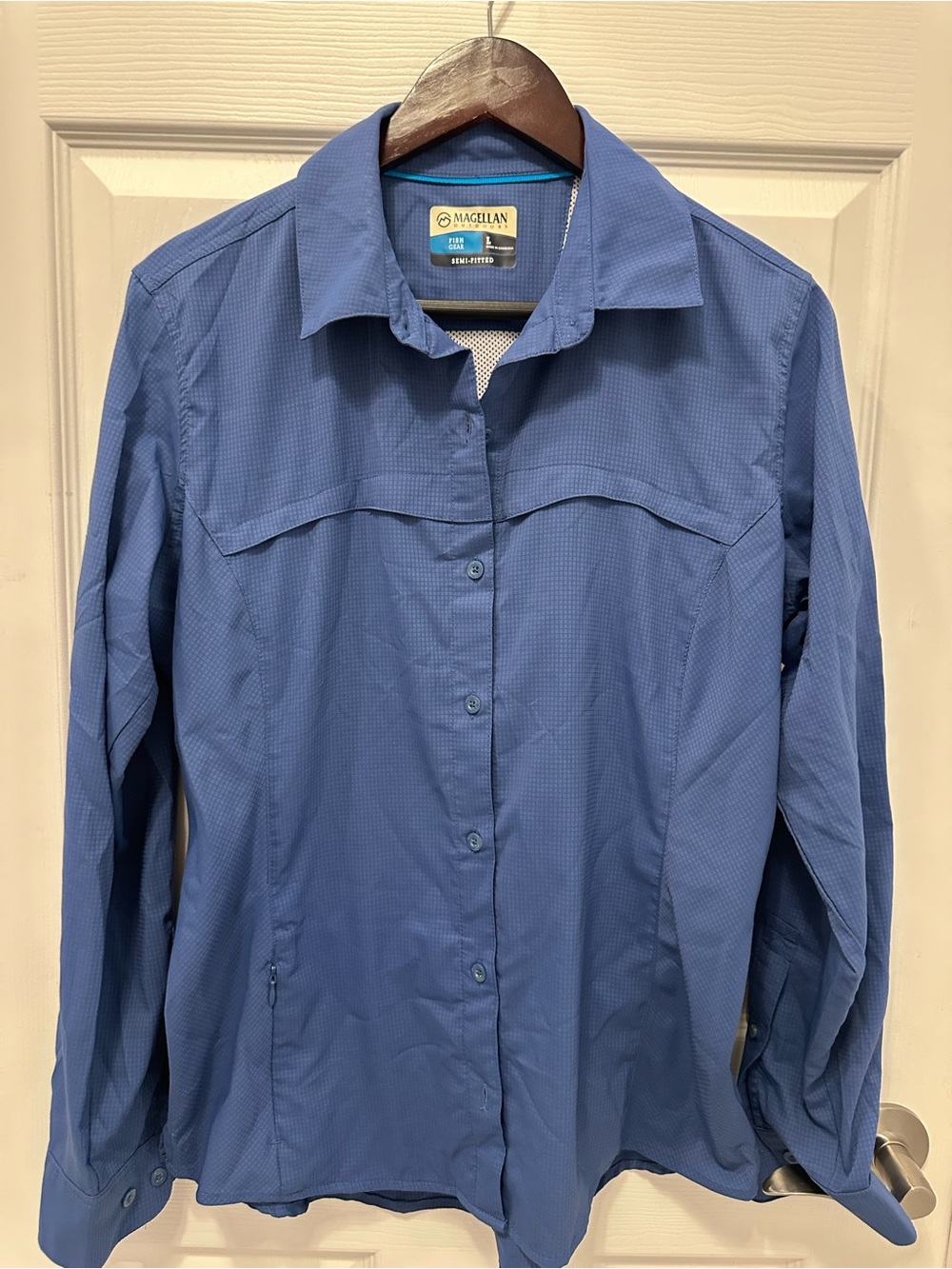 Magellan Outdoors Blue Women's Button-Down Shirt